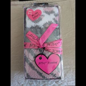 NWT Betsey Johnson Plush Socks 9-11